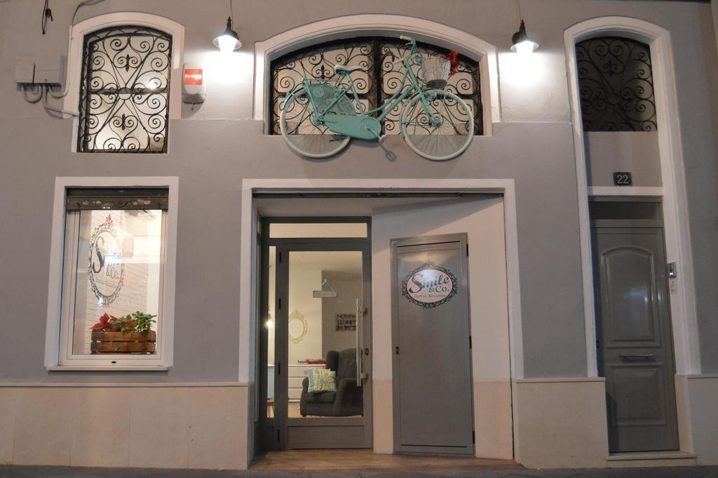 Hotel Smile & Co Hostal Boutique 阿利坎特 外观 照片